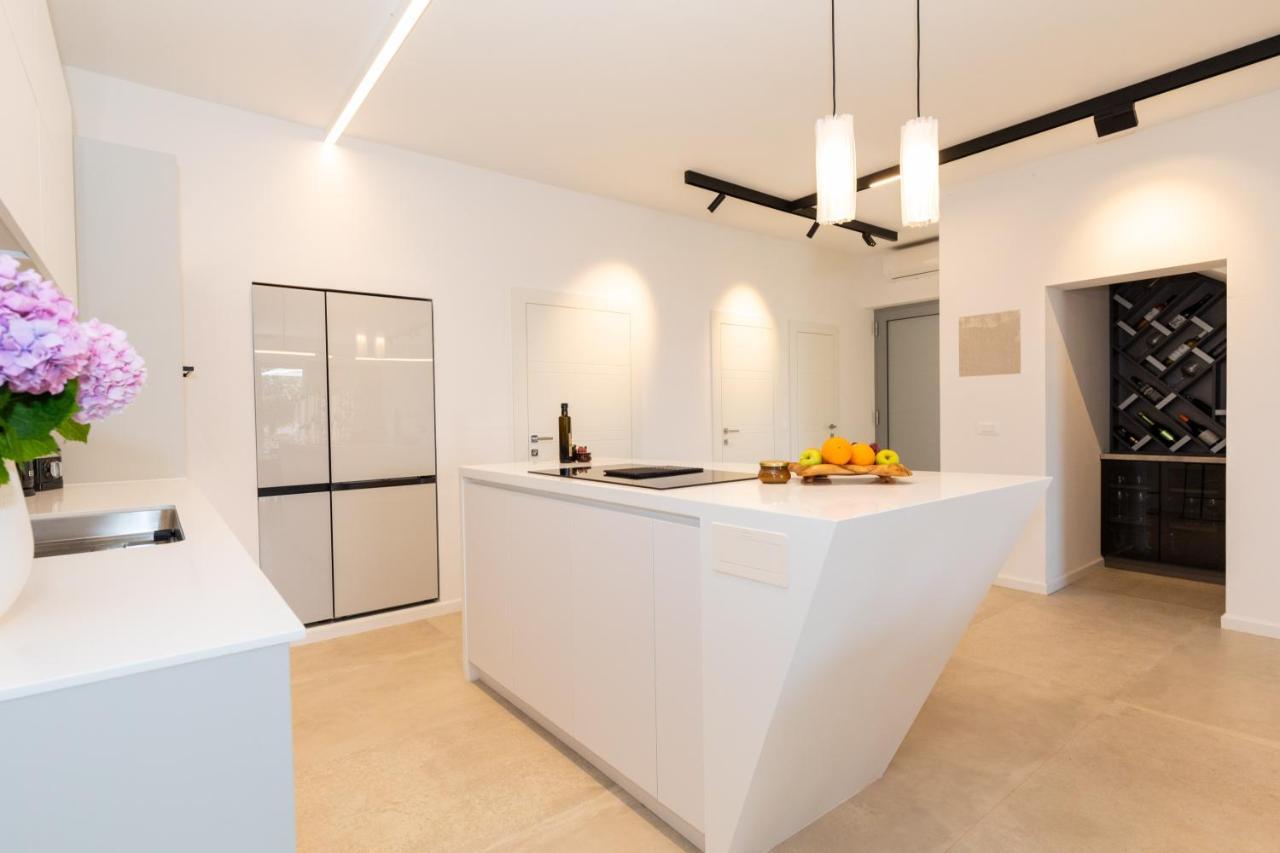 Luxury House Natanel Villa Skrip Bagian luar foto