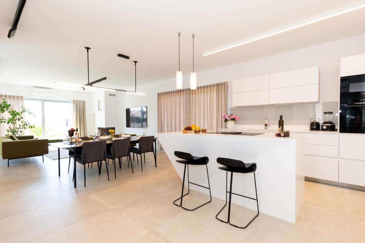 Luxury House Natanel Villa Skrip Bagian luar foto