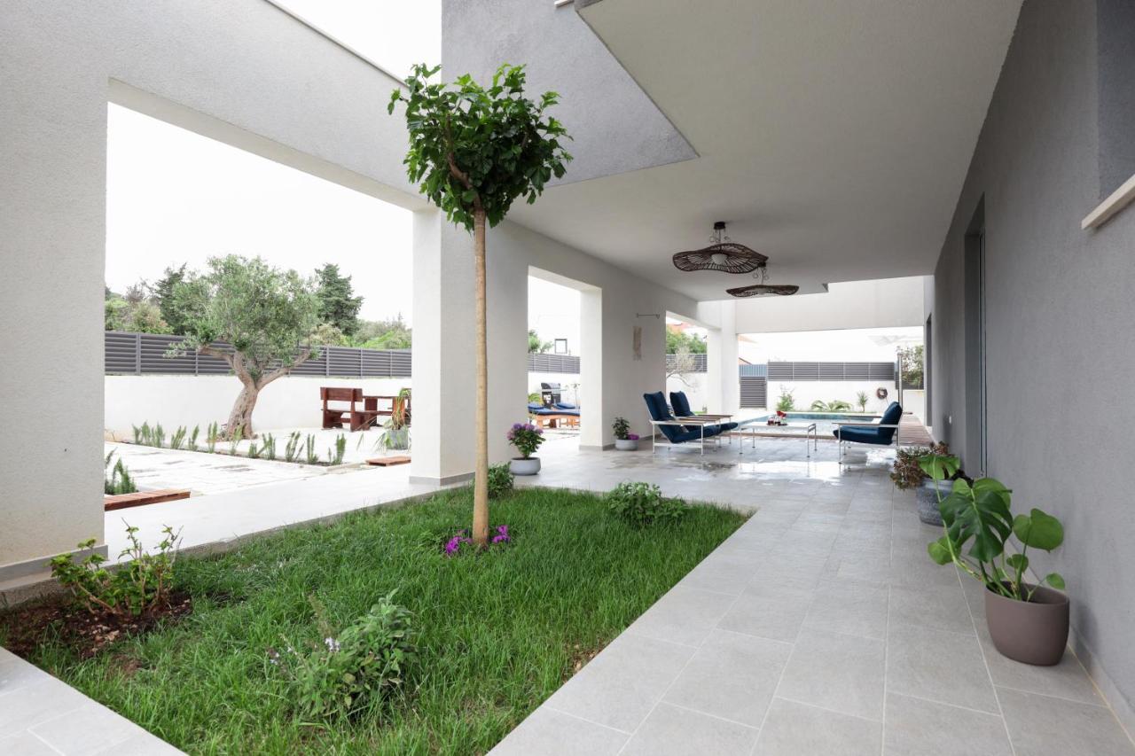 Luxury House Natanel Villa Skrip Bagian luar foto